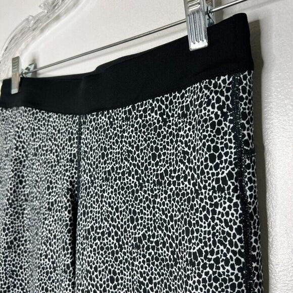 Nike Dri-Fit Black White Leopard Print Crop Running Leggings M Pants - Picture 3 of 11